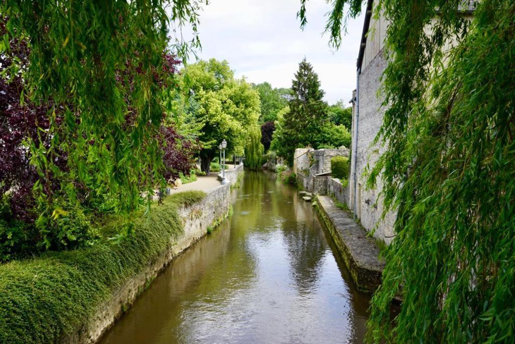 مبيت وإفطار Asnieres-en-Bessin Le Bourg المظهر الخارجي الصورة